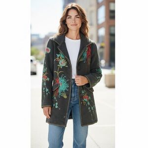 Paparazzi embroidered floral button front coat small